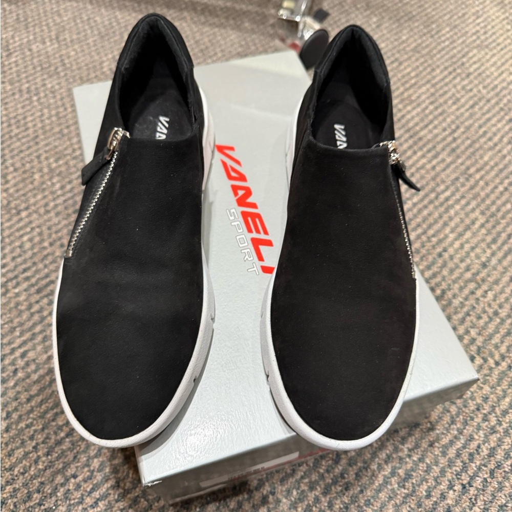 Vaneli Black Shoes Narrow
